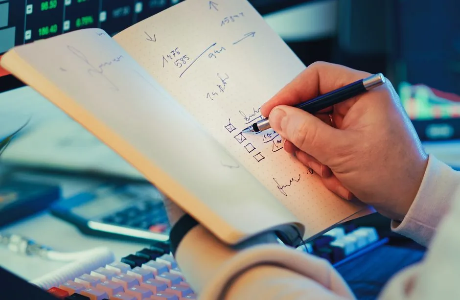 Seller reviewing AI‑generated Amazon listing, editing key attributes to maximize conversion for e‑commerce audience