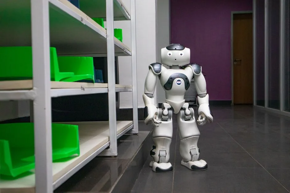 Marketing manager reviewing AI shelf optimization strategy to boost product visibility for ecommerce brands