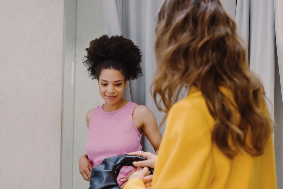 Fashion shopper using Stitch Fix AI try‑on to see personalized outfit on their body, boosting confidence and purchase intent for ecommerce audiences