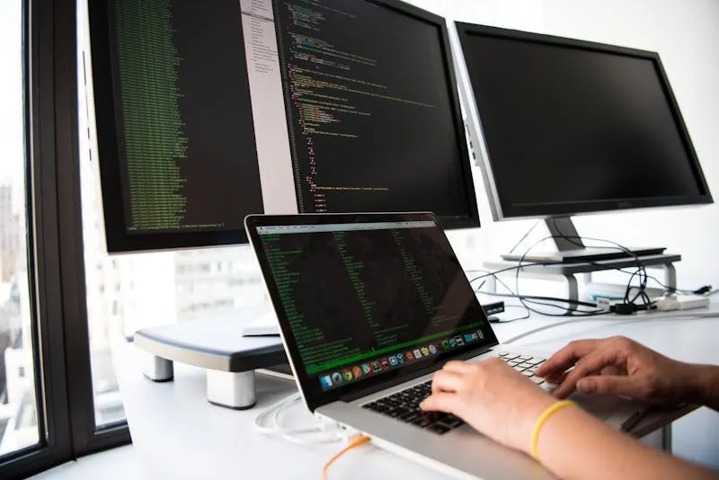 Qwen3.7-Max di Alibaba agente IA autonomo nel data center — esecuzione 35 ore senza supervisione per strategia IA aziendale