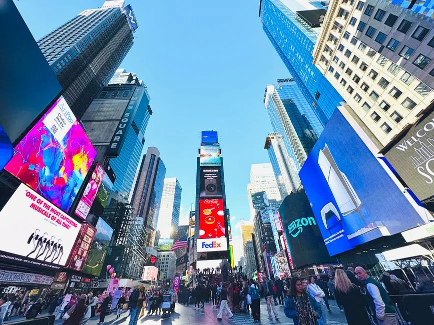 Venditore e-commerce ottimizza campagne PPC con Epinium per evitare i lunghi tempi di attesa del supporto Amazon Ads.